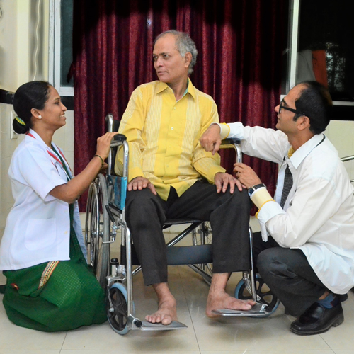 caretaker-for-old-age-mumbai